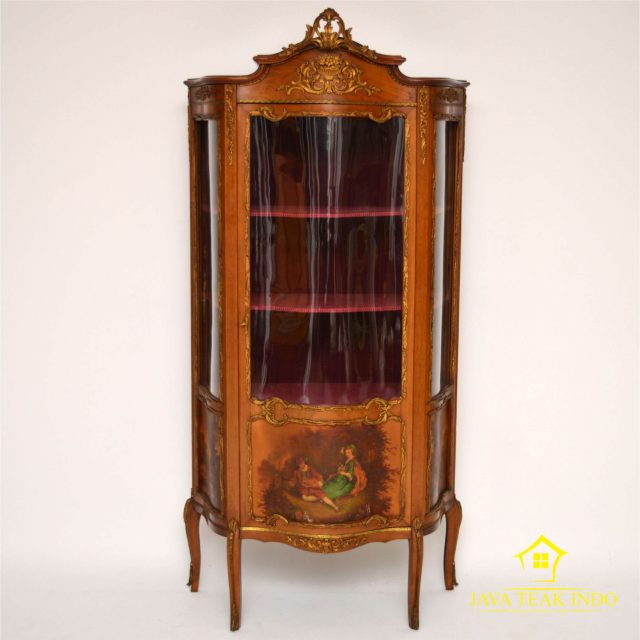 Classical Cabinet Theo